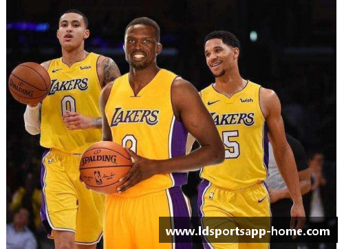 湖人NBA文字直播：紧张激烈赛事全程实时报道